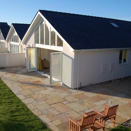 Beautiful, Modern Villa 5 Mins Walk From The Stunning Bay At Trearddur Holyhead Kültér fotó