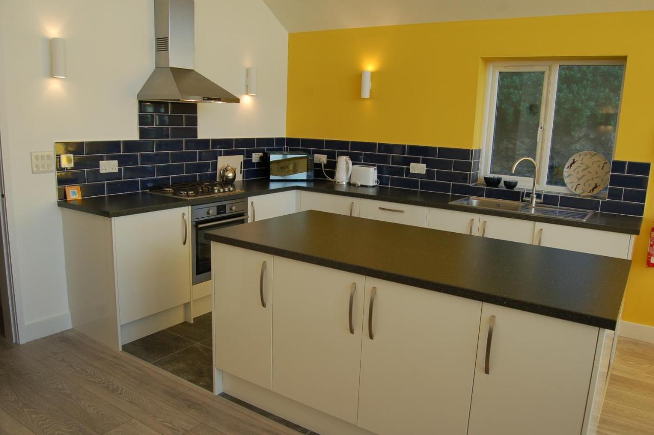 Beautiful, Modern Villa 5 Mins Walk From The Stunning Bay At Trearddur Holyhead Kültér fotó