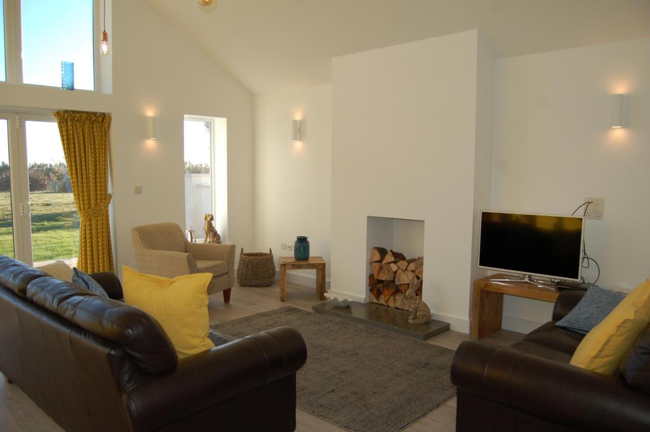 Beautiful, Modern Villa 5 Mins Walk From The Stunning Bay At Trearddur Holyhead Kültér fotó