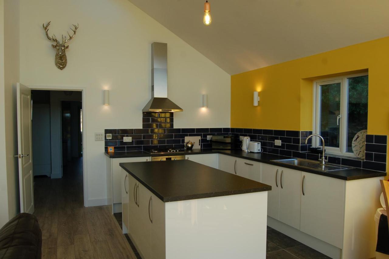 Beautiful, Modern Villa 5 Mins Walk From The Stunning Bay At Trearddur Holyhead Kültér fotó